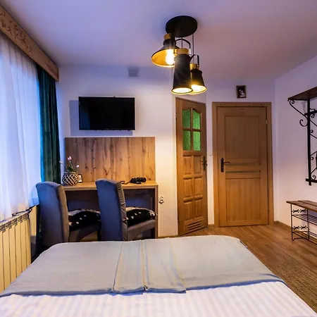 Willa CHWOST blisko Term i Wyciągów Pensión 3*
